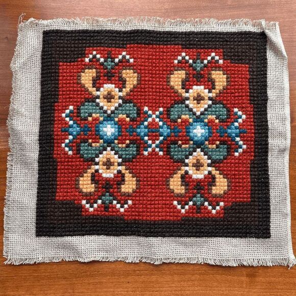 Vintage Hand-Stitched Needlepoint Tapestry Panel – Bold Geometric Floral - Picture 1 of 5
